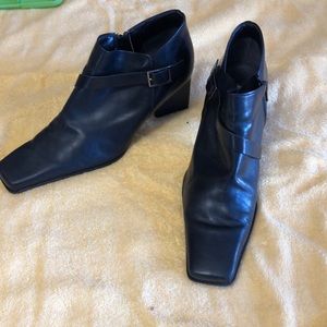 Enzo Angiolini lightly worn bootie